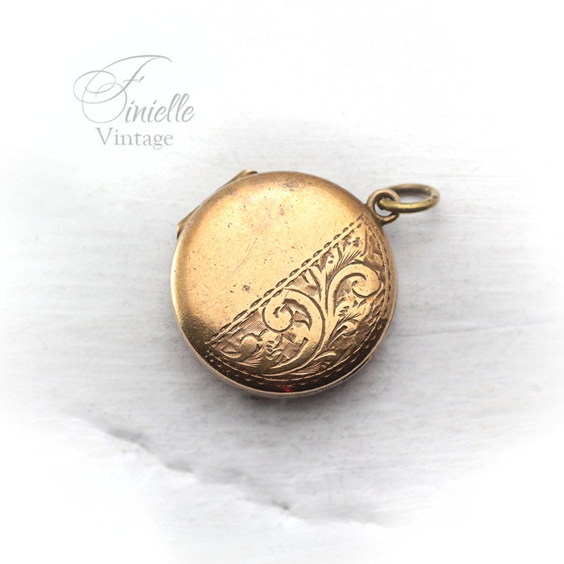 Antique Victorian c1880-1900s Rolled Gold Locket Pendant, English Lady & Gentleman Victorian Era Photos, Vintage Ornate Floral Jewelry