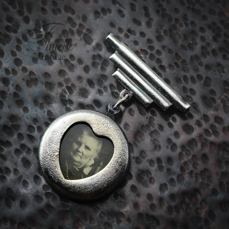 Antique Victorian c1837-1900 Silver Plated Locket Photo Brooch Pin, English Lady Victorian Era Sepia Photo, Vintage Jewelry Jewellery