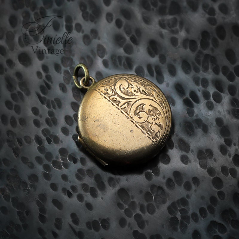 Antique Victorian c1880-1900s Rolled Gold Locket Pendant, English Lady & Gentleman Victorian Era Photos, Vintage Ornate Floral Jewelry