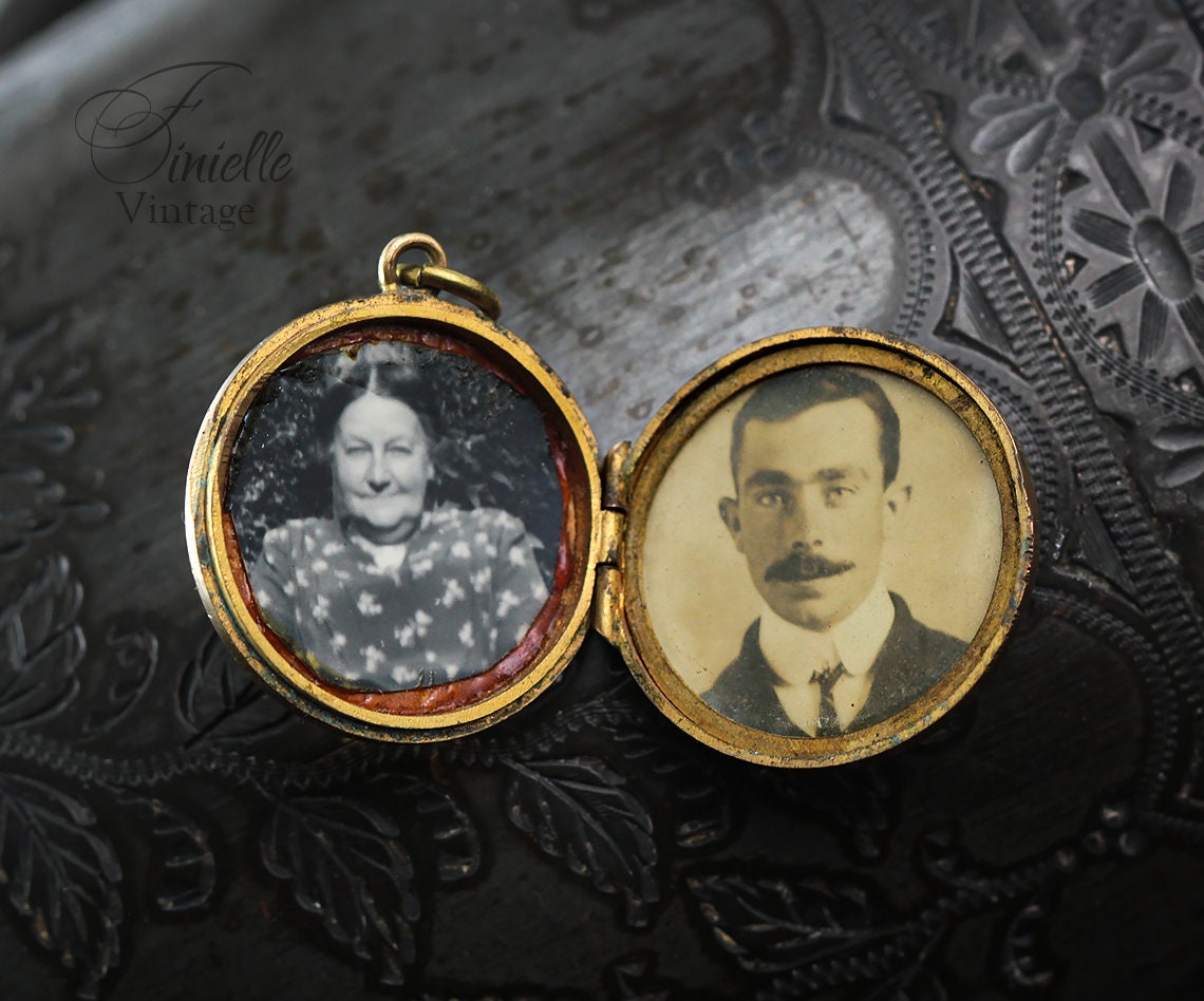 Antique Victorian c1880-1900s Rolled Gold Locket Pendant, English Lady & Gentleman Victorian Era Photos, Vintage Ornate Floral Jewelry