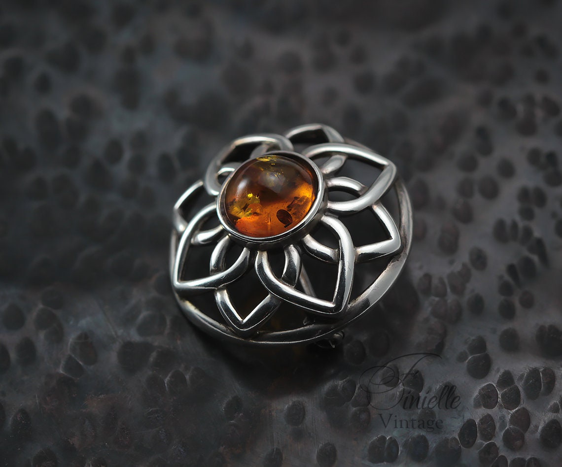 Vintage 1960-1970 Sterling Silver Round Flower Brooch, Baltic Amber, Stamped 925, Unique Gift Vintage Jewelry Jewellery