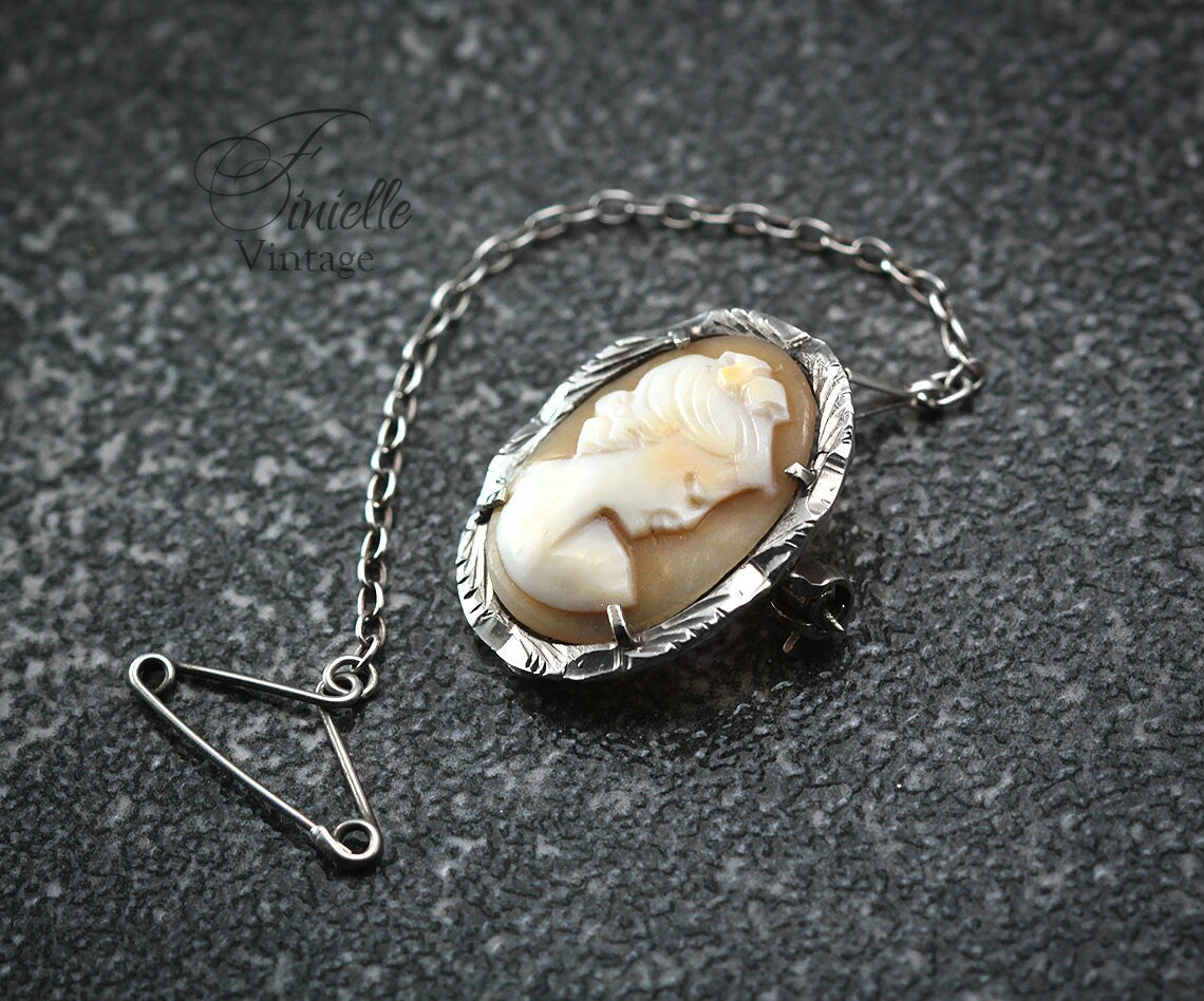 Vintage 1970s Silver 800, Naples Italy Hand Carved Shell Cameo Miniature Brooch Pin, Safety Chain, Unique Gift Vintage Jewelry Jewellery