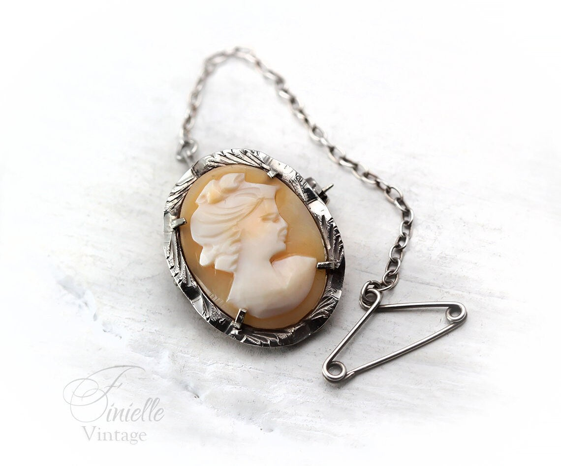 Vintage 1970s Silver 800, Naples Italy Hand Carved Shell Cameo Miniature Brooch Pin, Safety Chain, Unique Gift Vintage Jewelry Jewellery