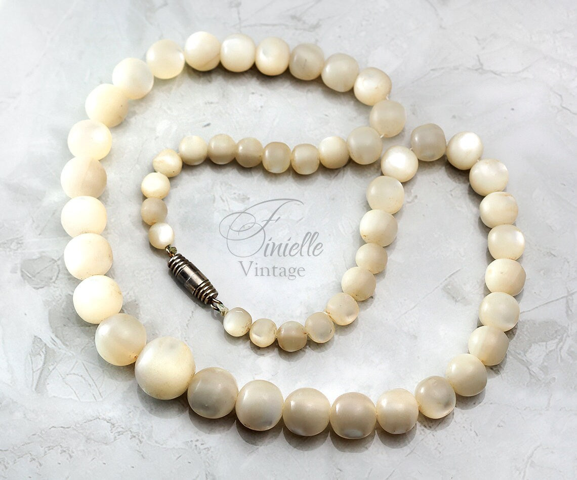 Vintage c1960-1970s Mother of Pearl Round Beaded Strand Necklace, 53pcs, 46cm / 18'' Length, Unique Gift Vintage Jewelry Jewellery
