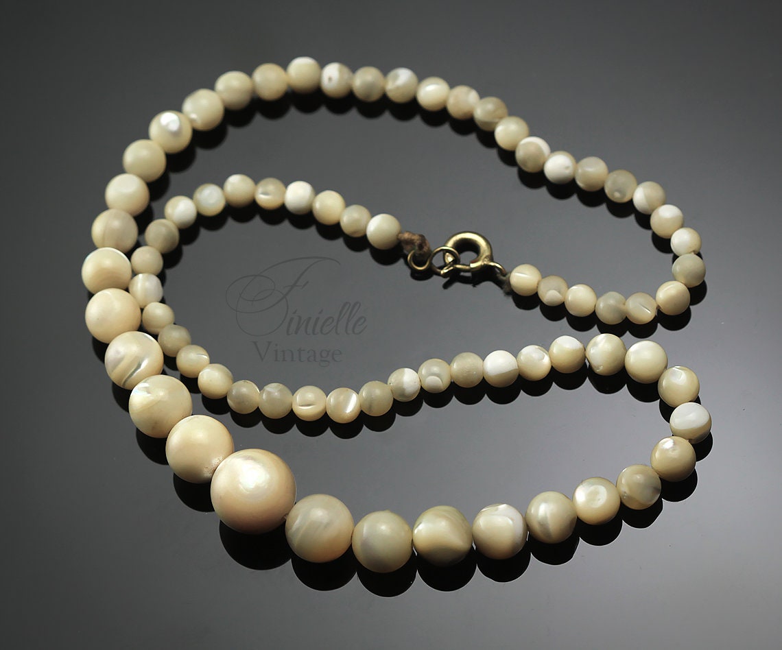 Antique, Vintage Art Deco c1920-1930s Mother of Pearl Round Beaded Strand Necklace, 73pcs, 40cm / 16'' Length, Unique Gift Jewelry Jewellery