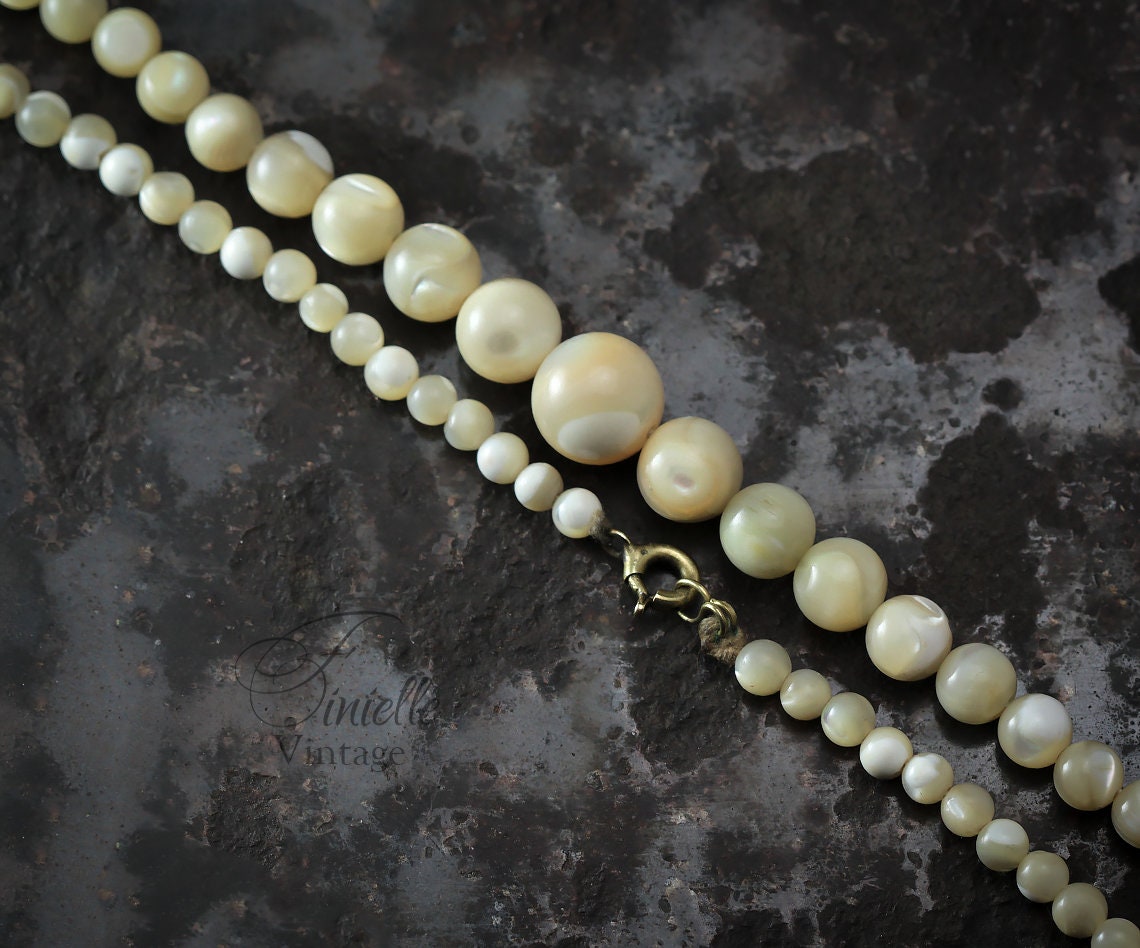 Antique, Vintage Art Deco c1920-1930s Mother of Pearl Round Beaded Strand Necklace, 73pcs, 40cm / 16'' Length, Unique Gift Jewelry Jewellery