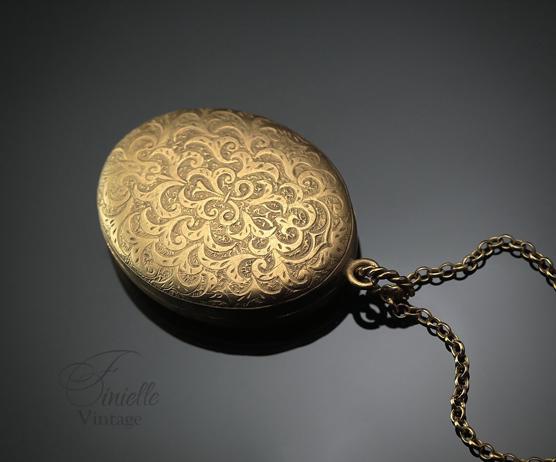 Vintage c1930-40s Engraved Ornate Oval 2 Photo Large Locket Pendant, 19" Necklace, Gold Plated Brass, Unique Gift Vintage Jewelry Jewellery
