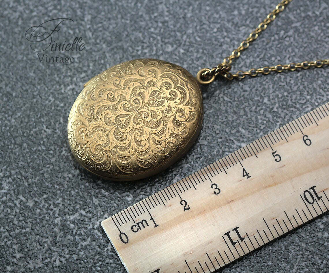 Vintage c1930-40s Engraved Ornate Oval 2 Photo Large Locket Pendant, 19" Necklace, Gold Plated Brass, Unique Gift Vintage Jewelry Jewellery