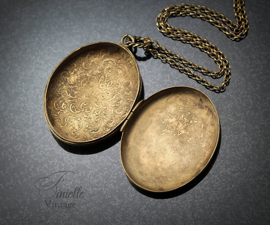 Vintage c1930-40s Engraved Ornate Oval 2 Photo Large Locket Pendant, 19" Necklace, Gold Plated Brass, Unique Gift Vintage Jewelry Jewellery