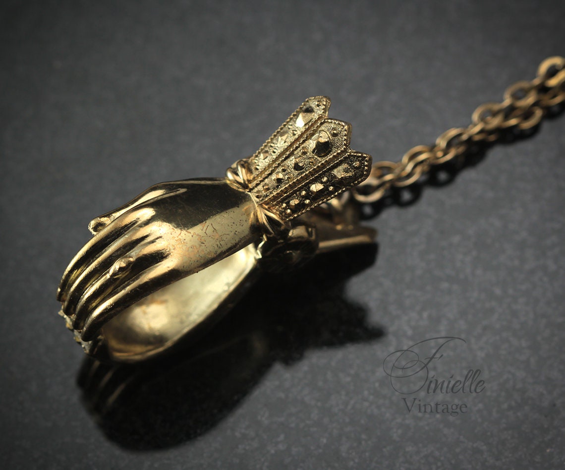 Vintage 1930-1940s Art Deco Hands Glove Scarf Clip Fob, Gold Plated Brass, Original Chain, Unique Gift Antique Jewelry Jewellery