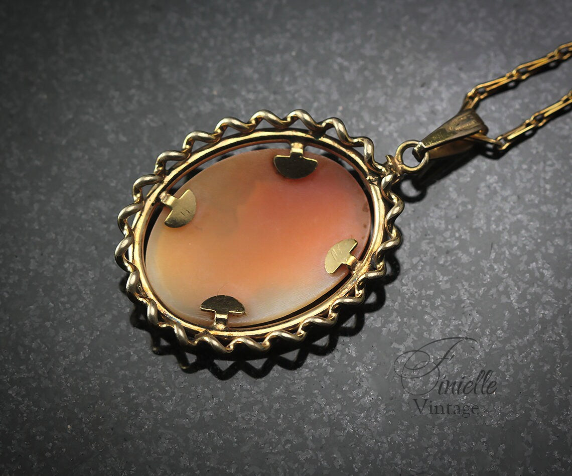 Vintage 1940s Art Deco Hand Carved Rolled Gold Shell Cameo Pendant Necklace, Arrow Kollmar & Jourdan Germany, Unique Gift Jewelry Jewellery