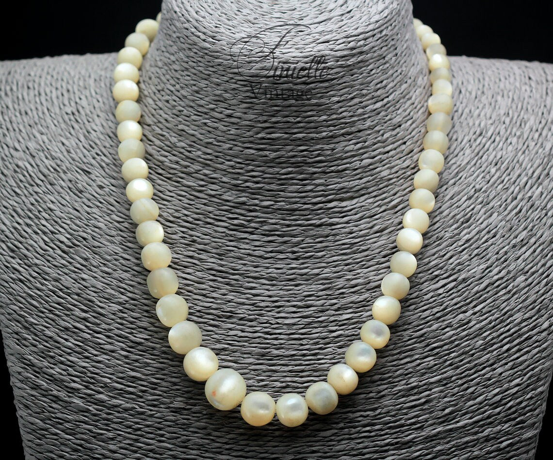 Vintage c1960-1970s Mother of Pearl Round Beaded Strand Necklace, 53pcs, 46cm / 18'' Length, Unique Gift Vintage Jewelry Jewellery