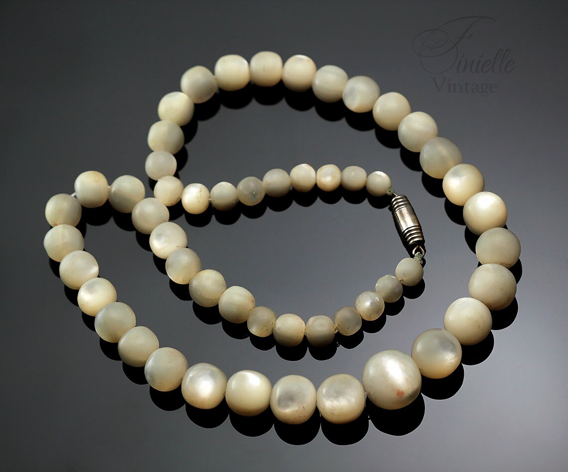 Vintage c1960-1970s Mother of Pearl Round Beaded Strand Necklace, 53pcs, 46cm / 18'' Length, Unique Gift Vintage Jewelry Jewellery