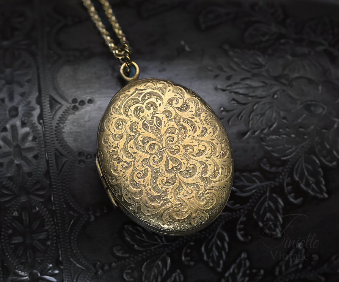 Vintage c1930-40s Engraved Ornate Oval 2 Photo Large Locket Pendant, 19" Necklace, Gold Plated Brass, Unique Gift Vintage Jewelry Jewellery