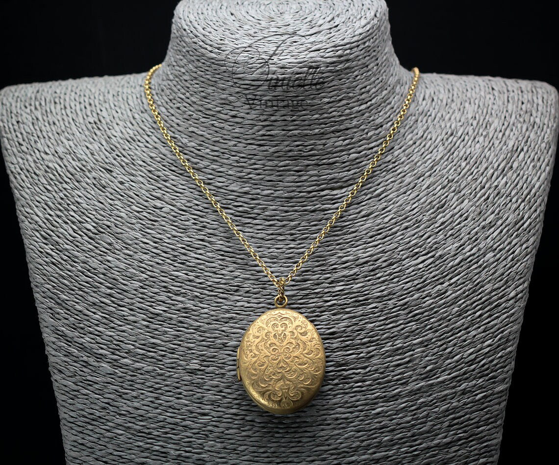 Vintage c1930-40s Engraved Ornate Oval 2 Photo Large Locket Pendant, 19" Necklace, Gold Plated Brass, Unique Gift Vintage Jewelry Jewellery