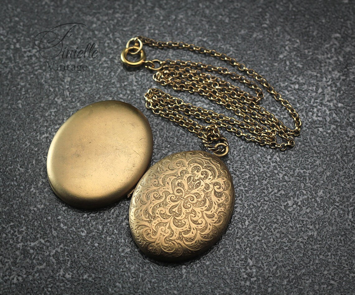 Vintage c1930-40s Engraved Ornate Oval 2 Photo Large Locket Pendant, 19" Necklace, Gold Plated Brass, Unique Gift Vintage Jewelry Jewellery