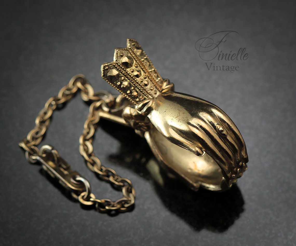 Vintage 1930-1940s Art Deco Hands Glove Scarf Clip Fob, Gold Plated Brass, Original Chain, Unique Gift Antique Jewelry Jewellery