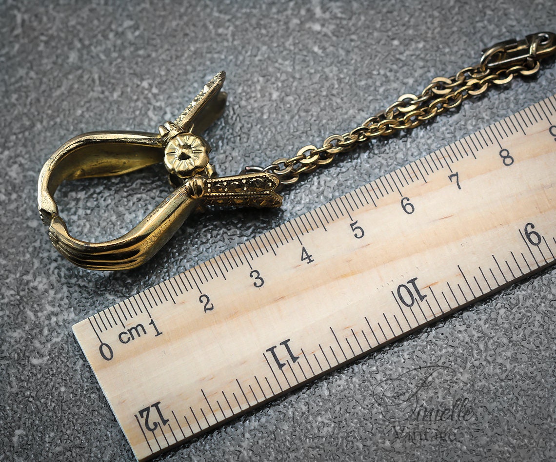Vintage 1930-1940s Art Deco Hands Glove Scarf Clip Fob, Gold Plated Brass, Original Chain, Unique Gift Antique Jewelry Jewellery