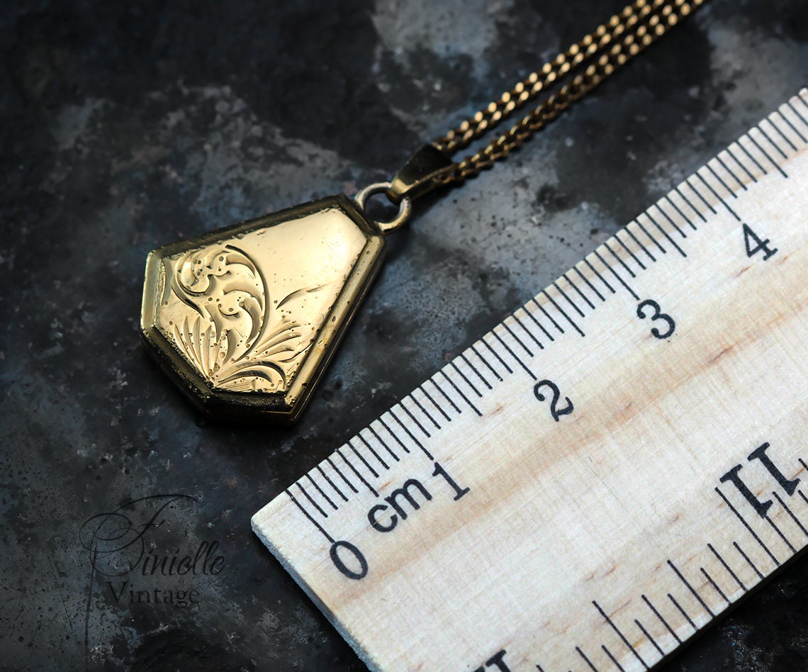 Vintage c1950-60s Rolled Gold Engraved Ornate Fancy Shape 2 Photo Small Locket Pendant, 17.7" Necklace, Gold Plated Brass Chain