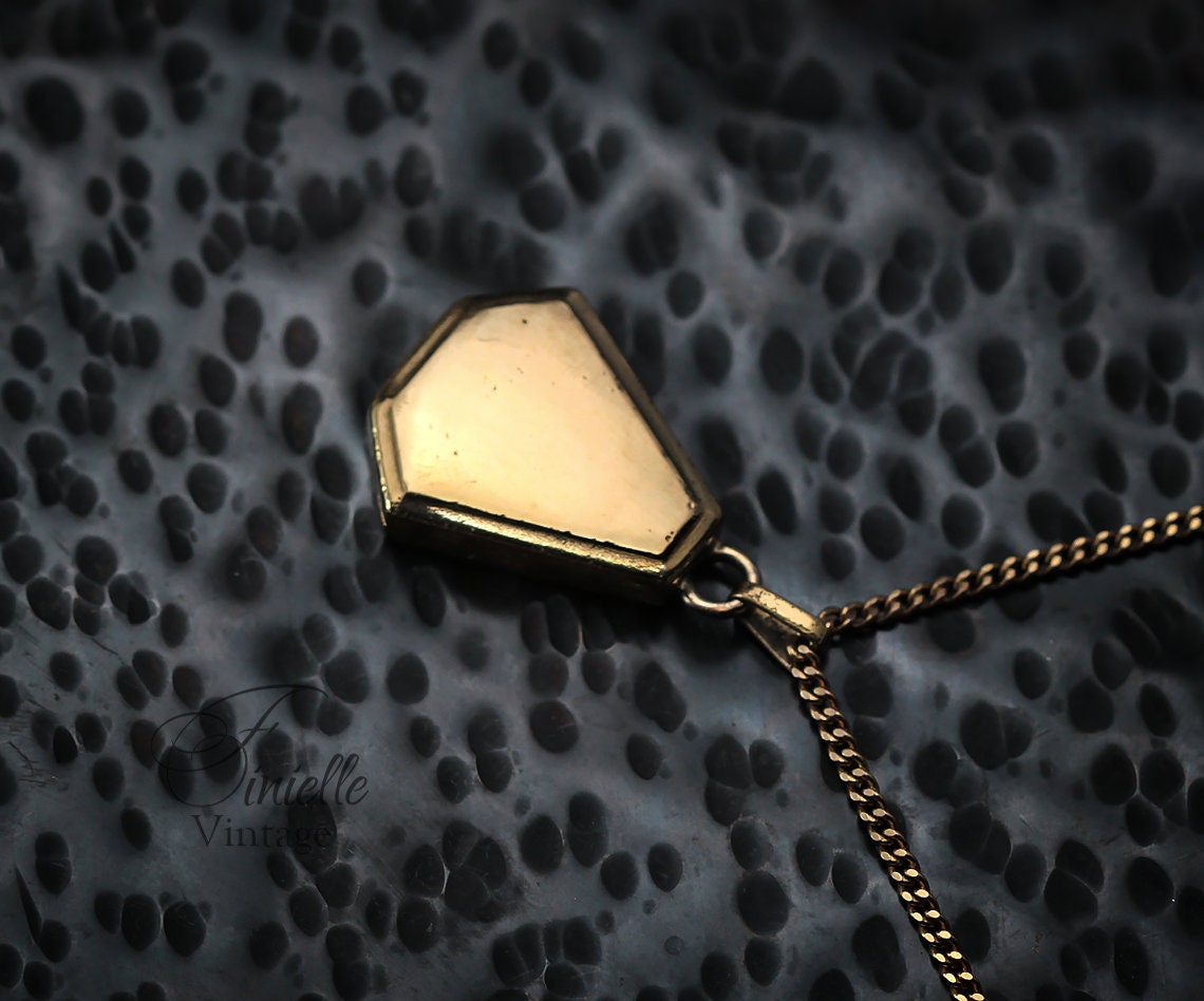 Vintage c1950-60s Rolled Gold Engraved Ornate Fancy Shape 2 Photo Small Locket Pendant, 17.7" Necklace, Gold Plated Brass Chain