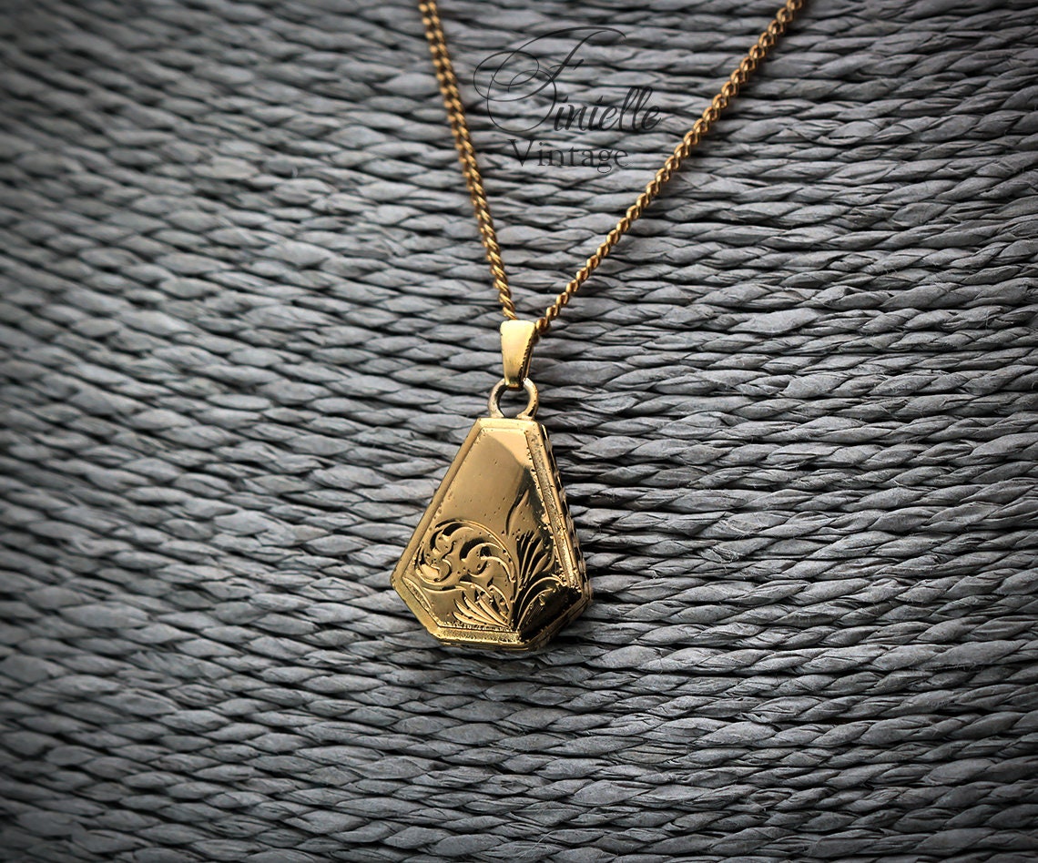 Vintage c1950-60s Rolled Gold Engraved Ornate Fancy Shape 2 Photo Small Locket Pendant, 17.7" Necklace, Gold Plated Brass Chain