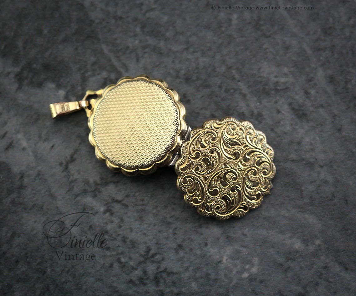 Vintage 1970s 14Ct Rolled Gold Floral Engraved Ornate Fancy Shape 2 Photo Small Locket Pendant, Maker K&L Kordes and Lichtenfels