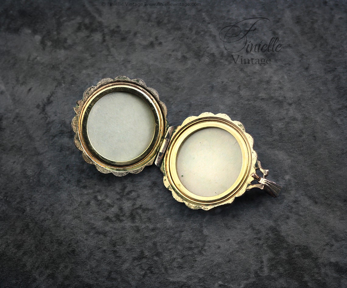 Vintage 1970s 14Ct Rolled Gold Floral Engraved Ornate Fancy Shape 2 Photo Small Locket Pendant, Maker K&L Kordes and Lichtenfels