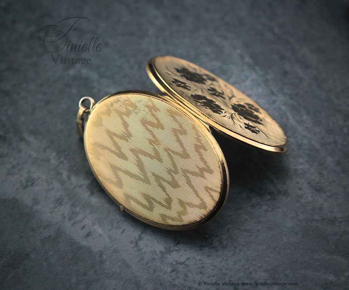 Vintage 1970s Large Rolled Gold Engraved Ornate Floral Oval Shape 2 Photo Locket Pendant