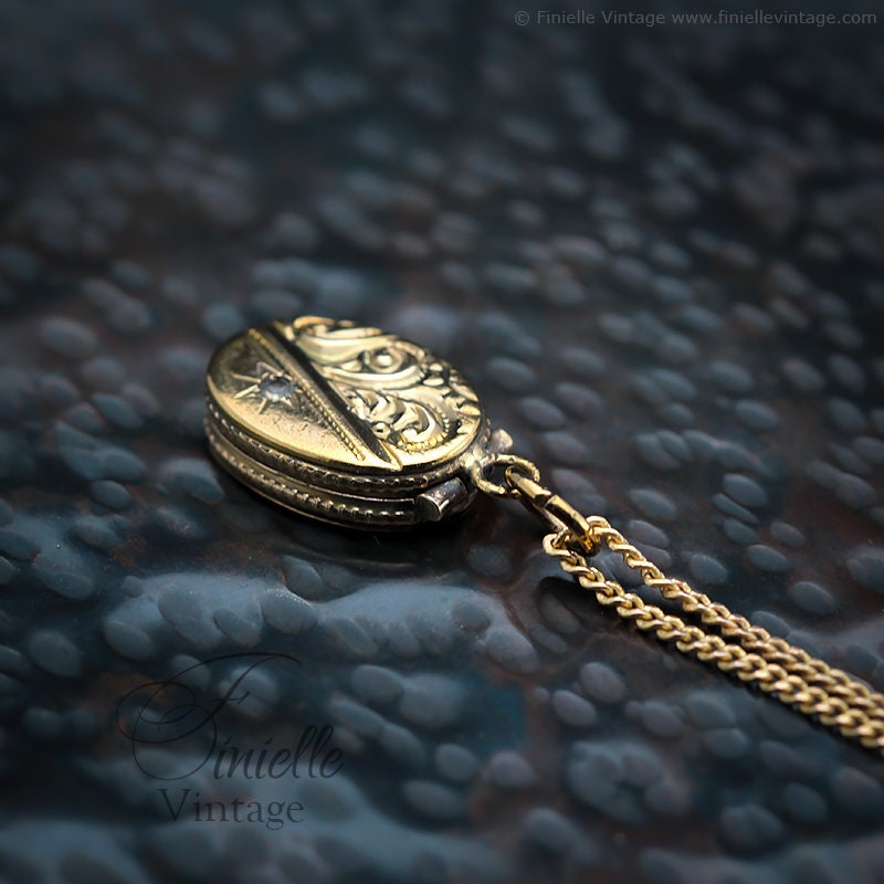 Antique Vintage Art Deco Era 1920-30s Rolled Gold Ornate Oval Shape 2 Photo Small Locket Pendant, 18.1" Necklace, Gold Plated Brass Chain