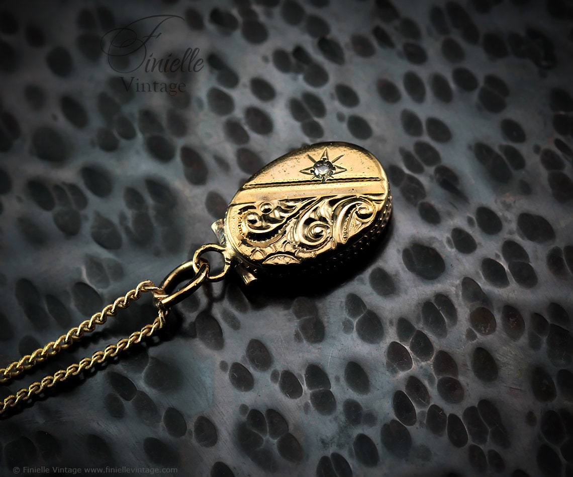Antique Vintage Art Deco Era 1920-30s Rolled Gold Ornate Oval Shape 2 Photo Small Locket Pendant, 18.1" Necklace, Gold Plated Brass Chain
