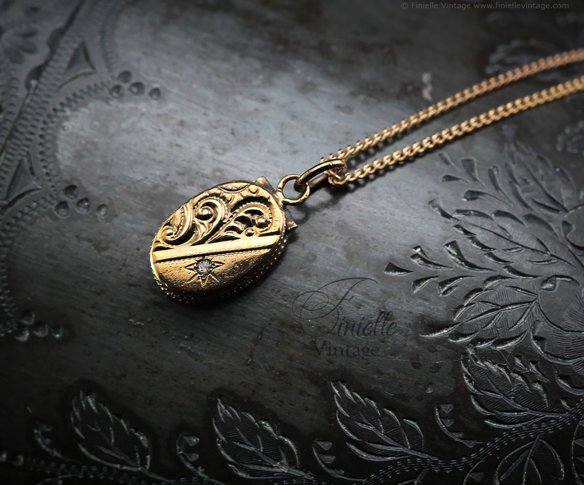 Antique Vintage Art Deco Era 1920-30s Rolled Gold Ornate Oval Shape 2 Photo Small Locket Pendant, 18.1" Necklace, Gold Plated Brass Chain