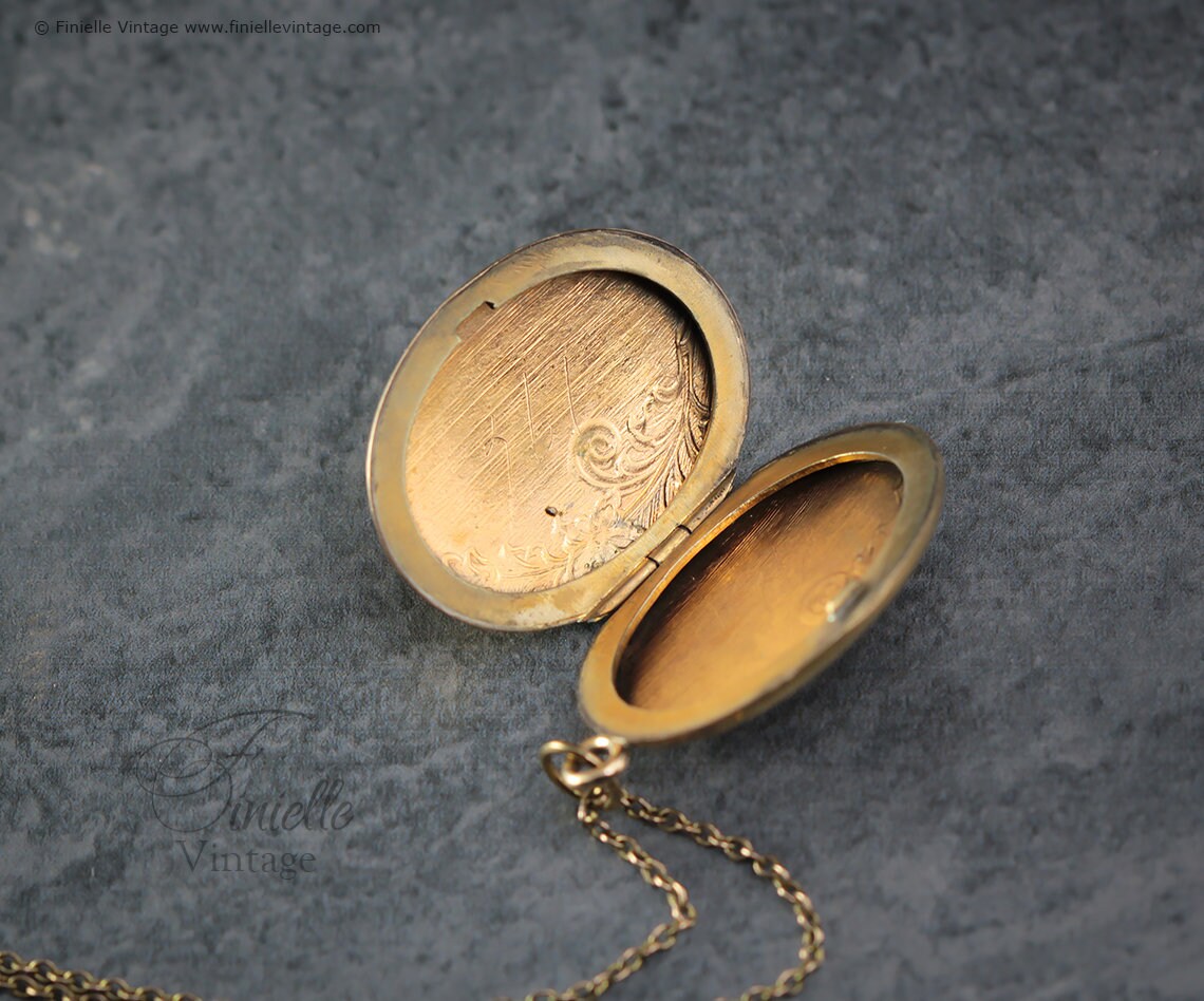 Vintage 1940-1950s 14Ct Rolled Gold Floral Engraved Ornate Oval Shape 2 Photo Locket Pendant, Maker K&L Kordes and Lichtenfels, Unique Gift