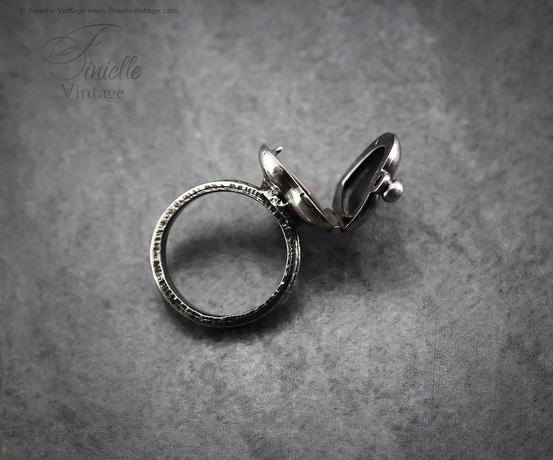 Sterling Silver Art Deco Era Engraved 2 Photo Heart Locket, Handmade Solid Silver Hammered Ring, Unique Gift for Her