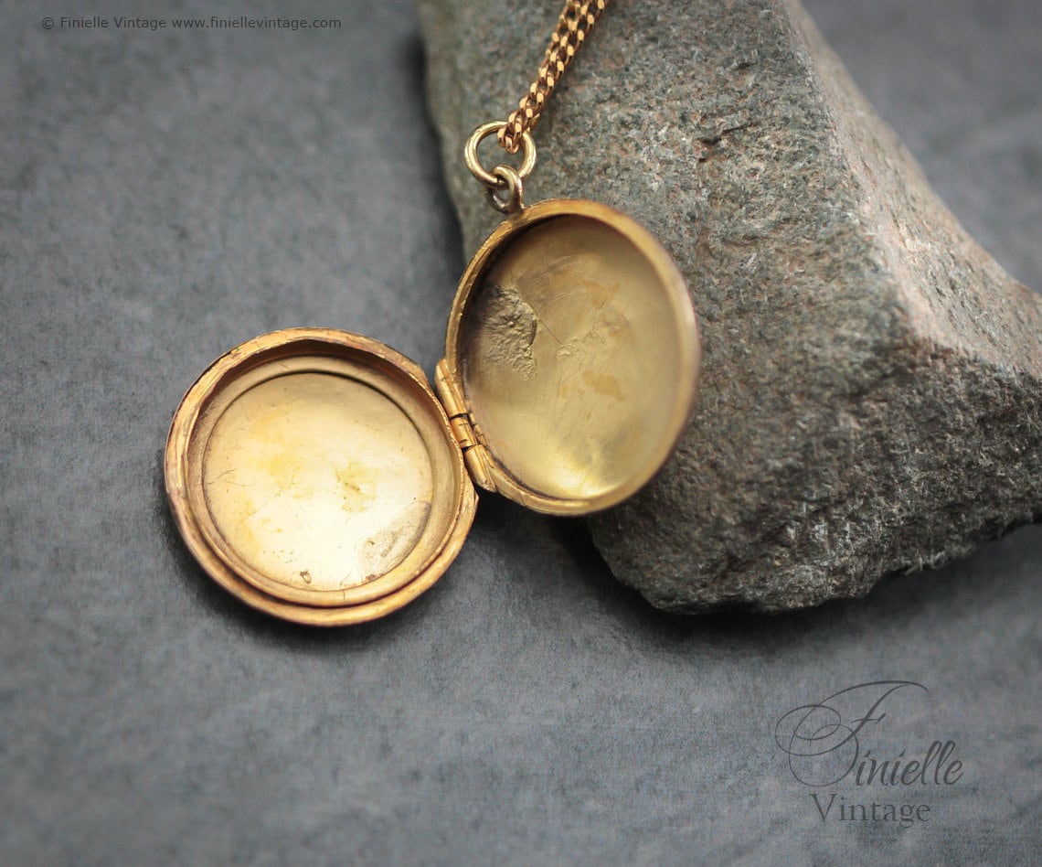 Antique Victorian Era 14Ct Rolled Gold Hand Engraved Floral Heart, Round 2 Photos Locket Pendant Necklace, 18Ct Yellow Gold Plated 17" Chain