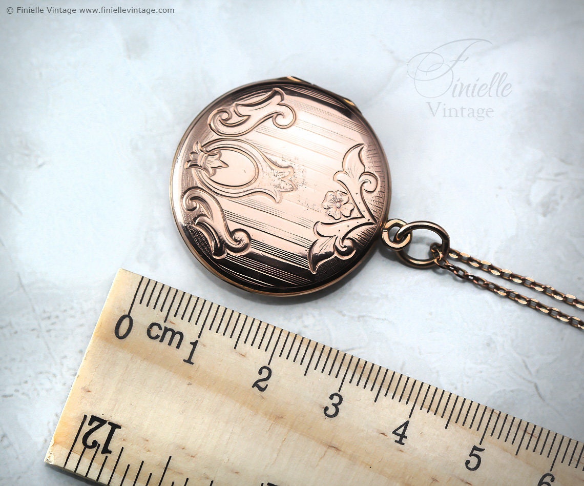 Vintage 1940s Large Round Photo Locket Necklace Pendant, Rose Gold Plated, Front and Back Ornate Pattern, Rose Gold Plated Chain