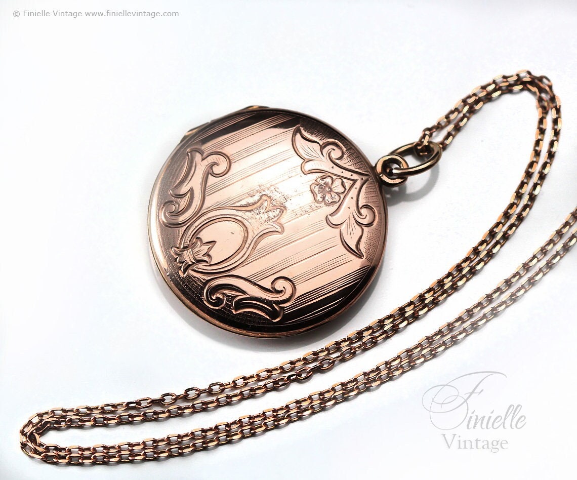 Vintage 1940s Large Round Photo Locket Necklace Pendant, Rose Gold Plated, Front and Back Ornate Pattern, Rose Gold Plated Chain