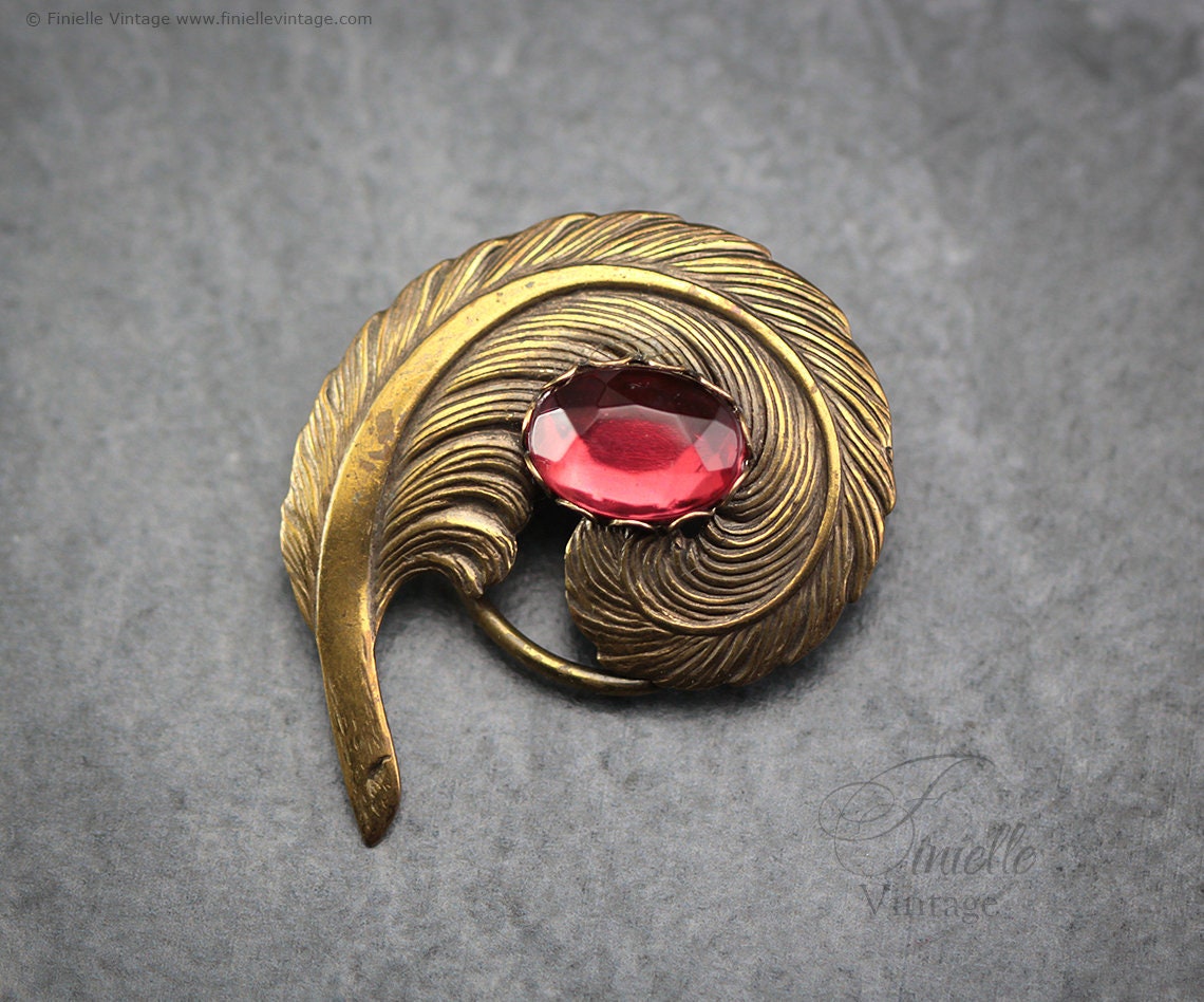 Vintage 1970s, Art Nouveau style, Feather Dress Scarf Clip, Pink Glass Rhinestone, Gold Tone Jewelry Jewellery, Unique Gift