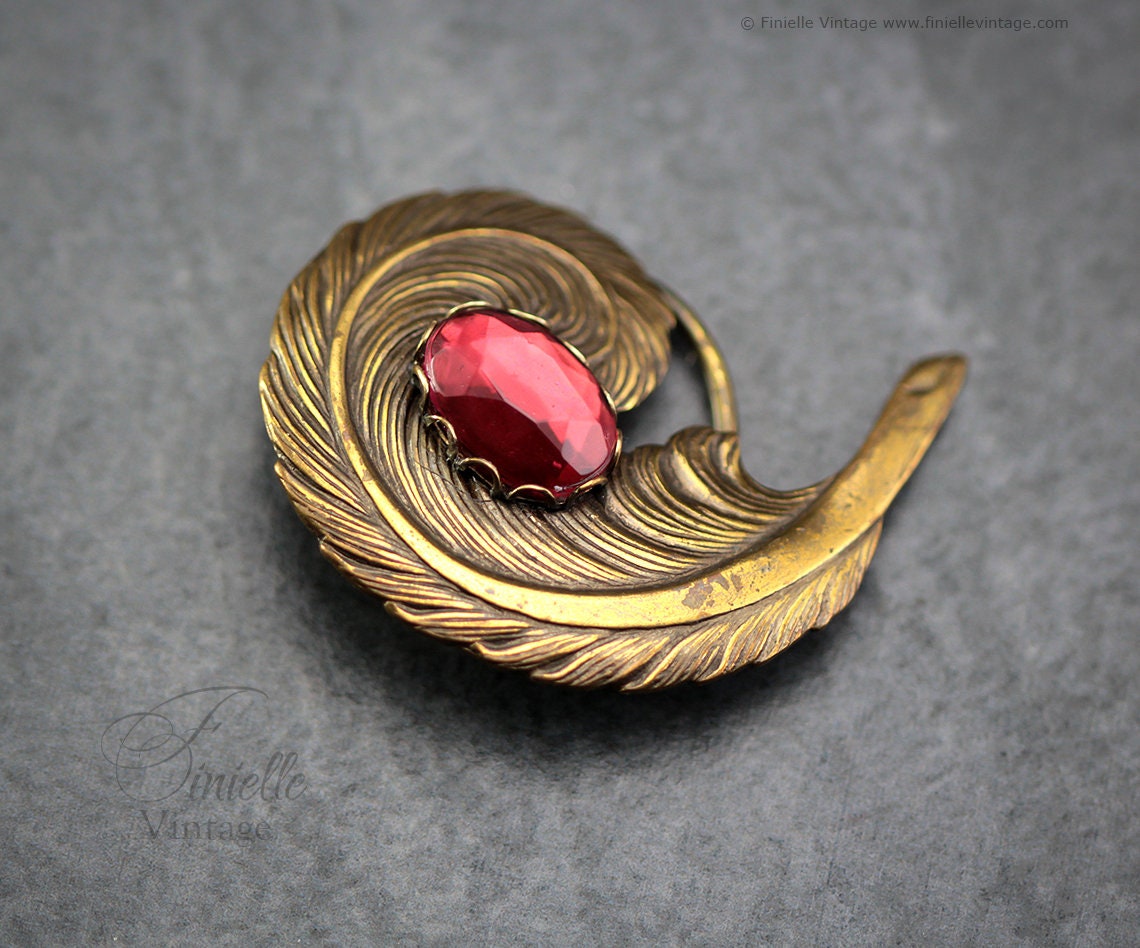 Vintage 1970s, Art Nouveau style, Feather Dress Scarf Clip, Pink Glass Rhinestone, Gold Tone Jewelry Jewellery, Unique Gift