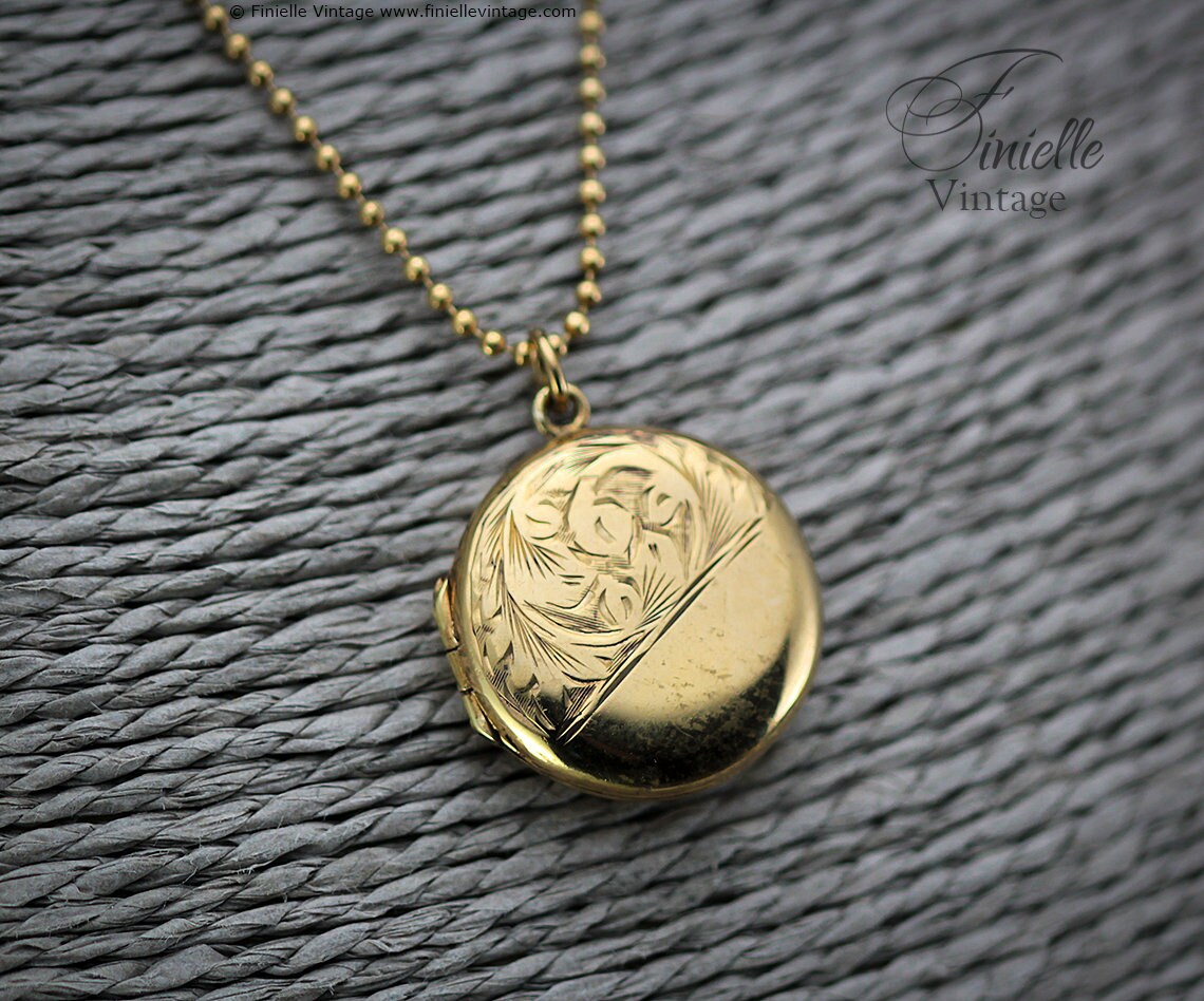 Antique Victorian Era 12Ct Rolled Gold Hand Engraved Floral Round 2 Photos Locket Pendant Necklace, 18Ct Yellow Gold Plated 20" Chain