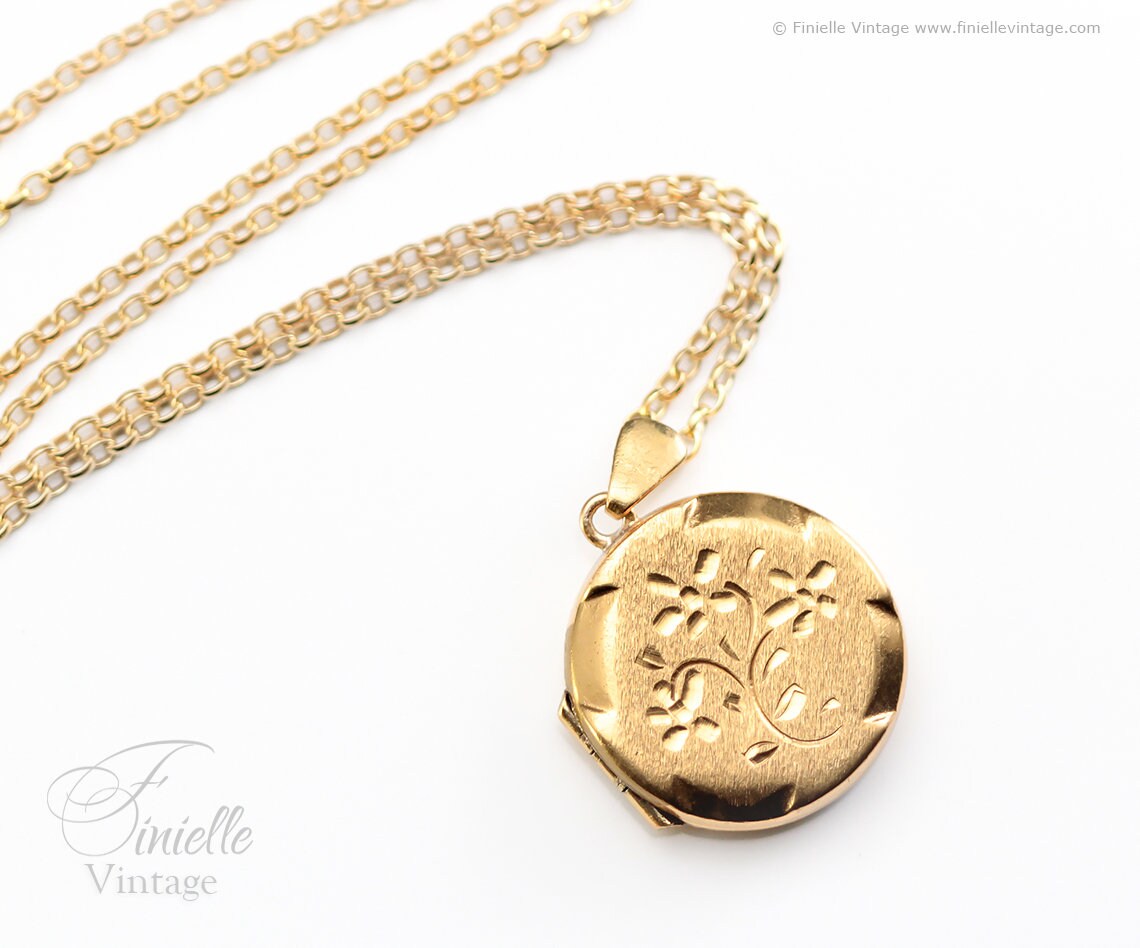 Vintage 1972, 22Ct Gold Plated Sterling Silver, Hand Engraved Flowers, Round Photos Locket Pendant Necklace, Gold Plated Solid Silver Chain