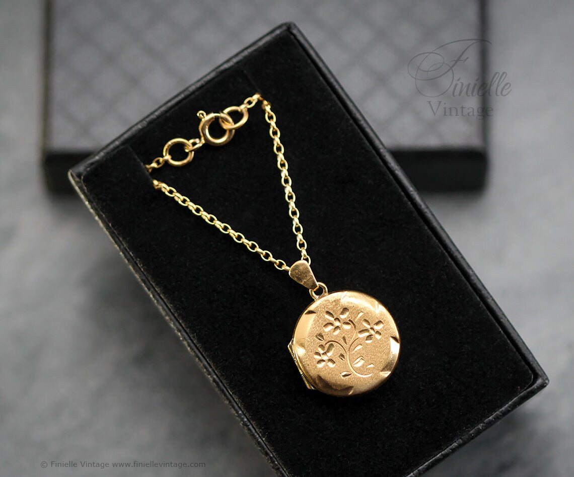 Vintage 1972, 22Ct Gold Plated Sterling Silver, Hand Engraved Flowers, Round Photos Locket Pendant Necklace, Gold Plated Solid Silver Chain