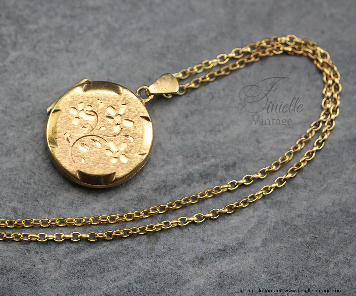 Vintage 1972, 22Ct Gold Plated Sterling Silver, Hand Engraved Flowers, Round Photos Locket Pendant Necklace, Gold Plated Solid Silver Chain