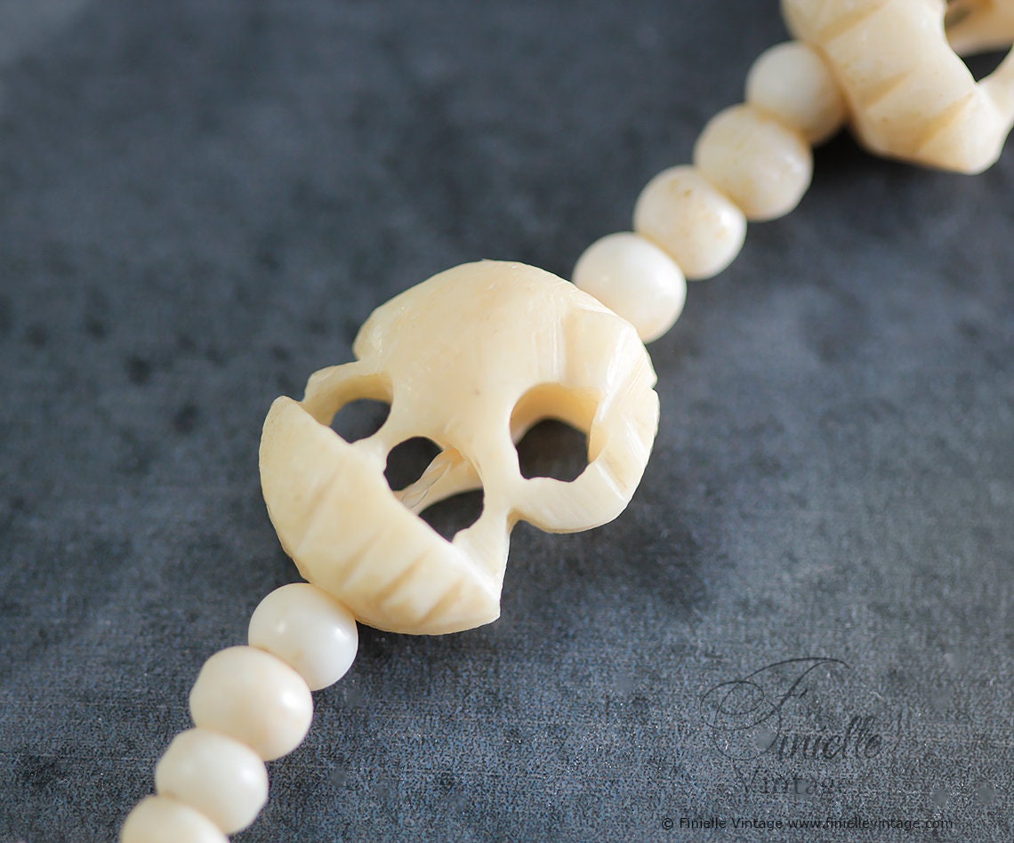 Vintage 1960s Hand Carved Bone, Faux Ivory, Beaded Elephants Souvenir 14" Necklace