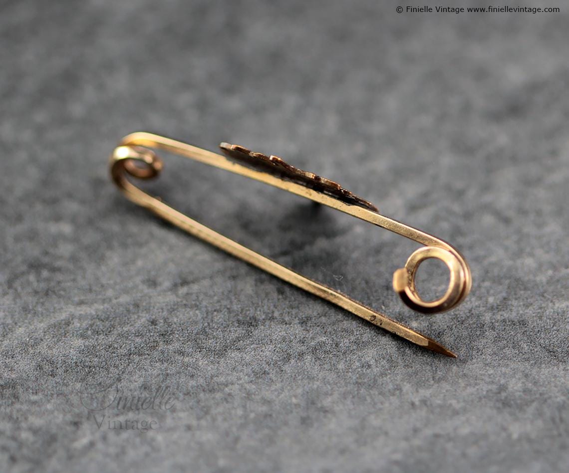 Antique Victorian 14Ct Rolled Gold Maple Leaf Brooch – Engraved "Kathleen" – Bar Pin Scarf Clip – c.1890s Personalized Gift