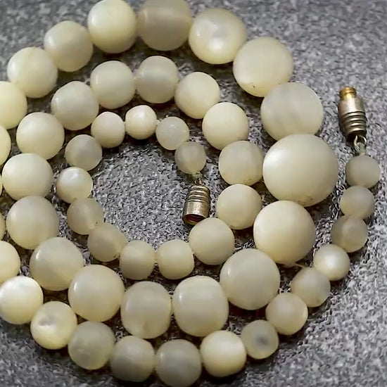 Vintage c1960-1970s Mother of Pearl Round Beaded Strand Necklace, 53pcs, 46cm / 18'' Length, Unique Gift Vintage Jewelry Jewellery